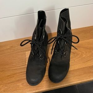 Sorel Joan of artic waterproof wedge boot.